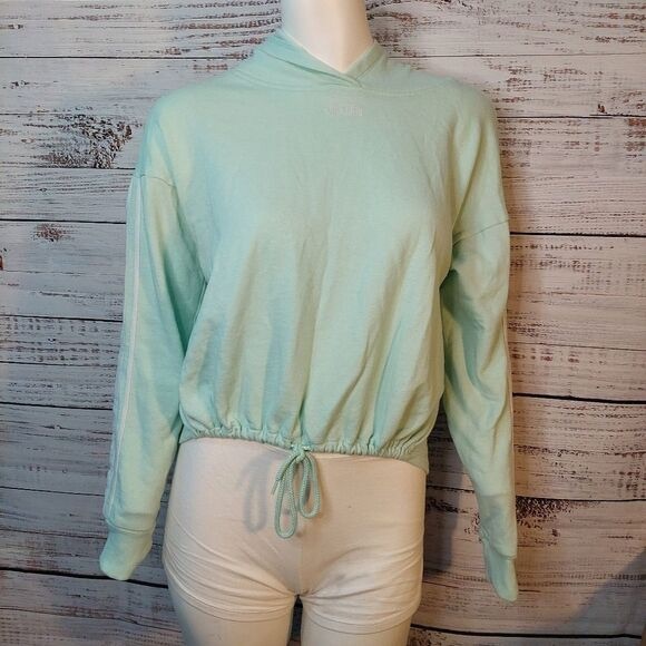 Womans Pullover Short Cut Hoddie with Drawstring - Picture 2 of 11